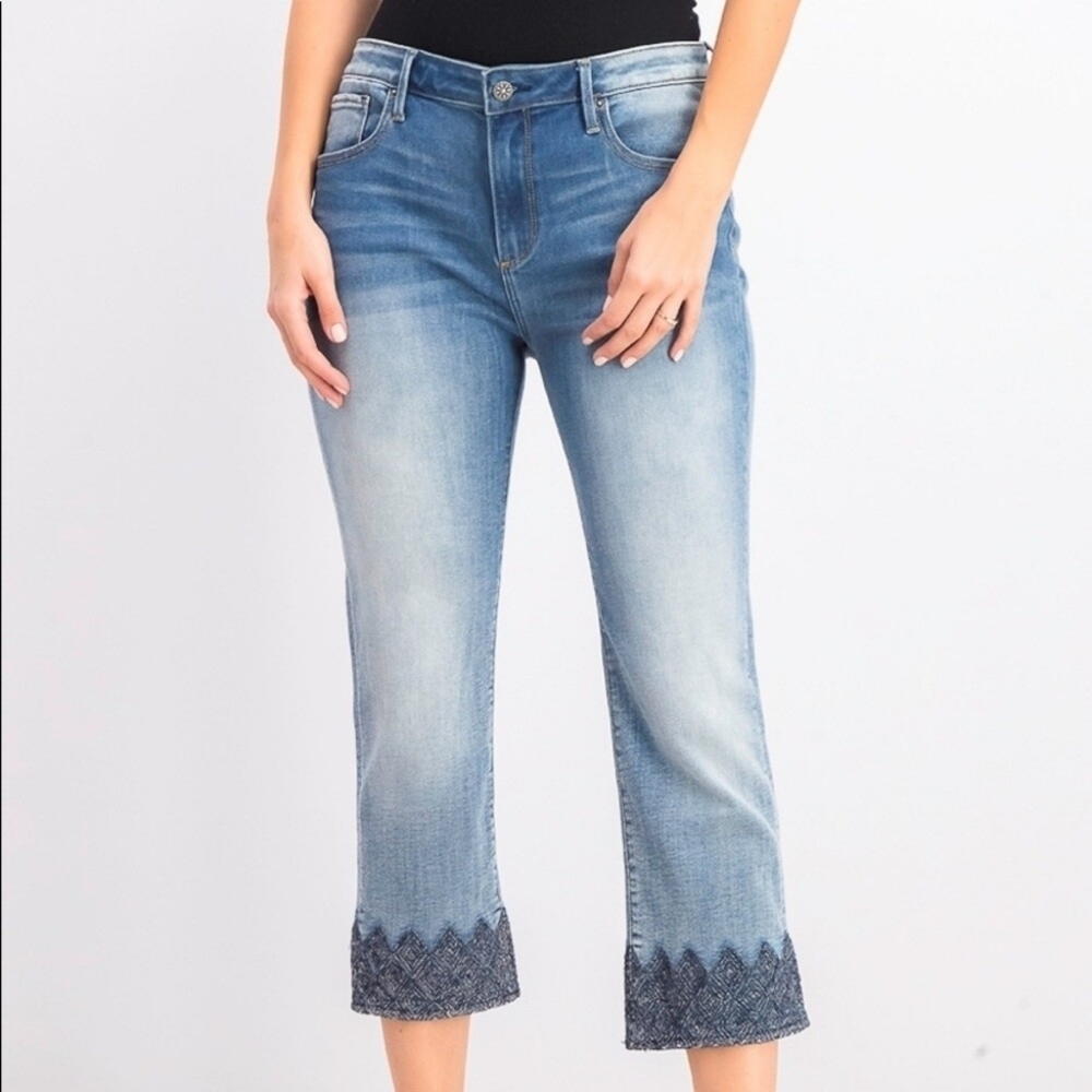 Driftwood Candace Embroidered Hem Straight Ankle High Rise Crop Jeans Size 28